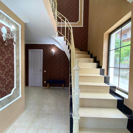 Hotel Sunny Days Боржоми Екстериор снимка