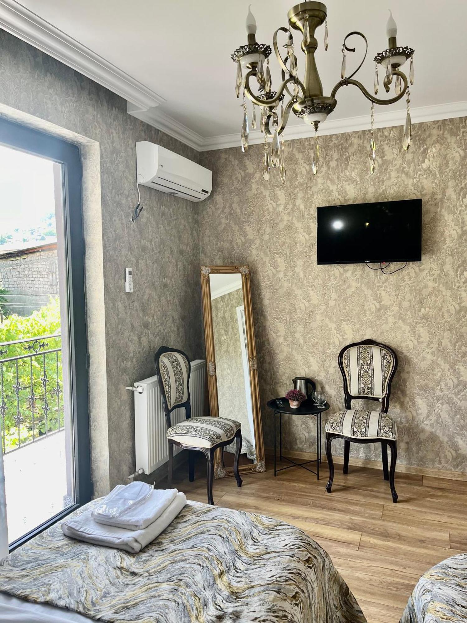 Hotel Sunny Days Боржоми Екстериор снимка