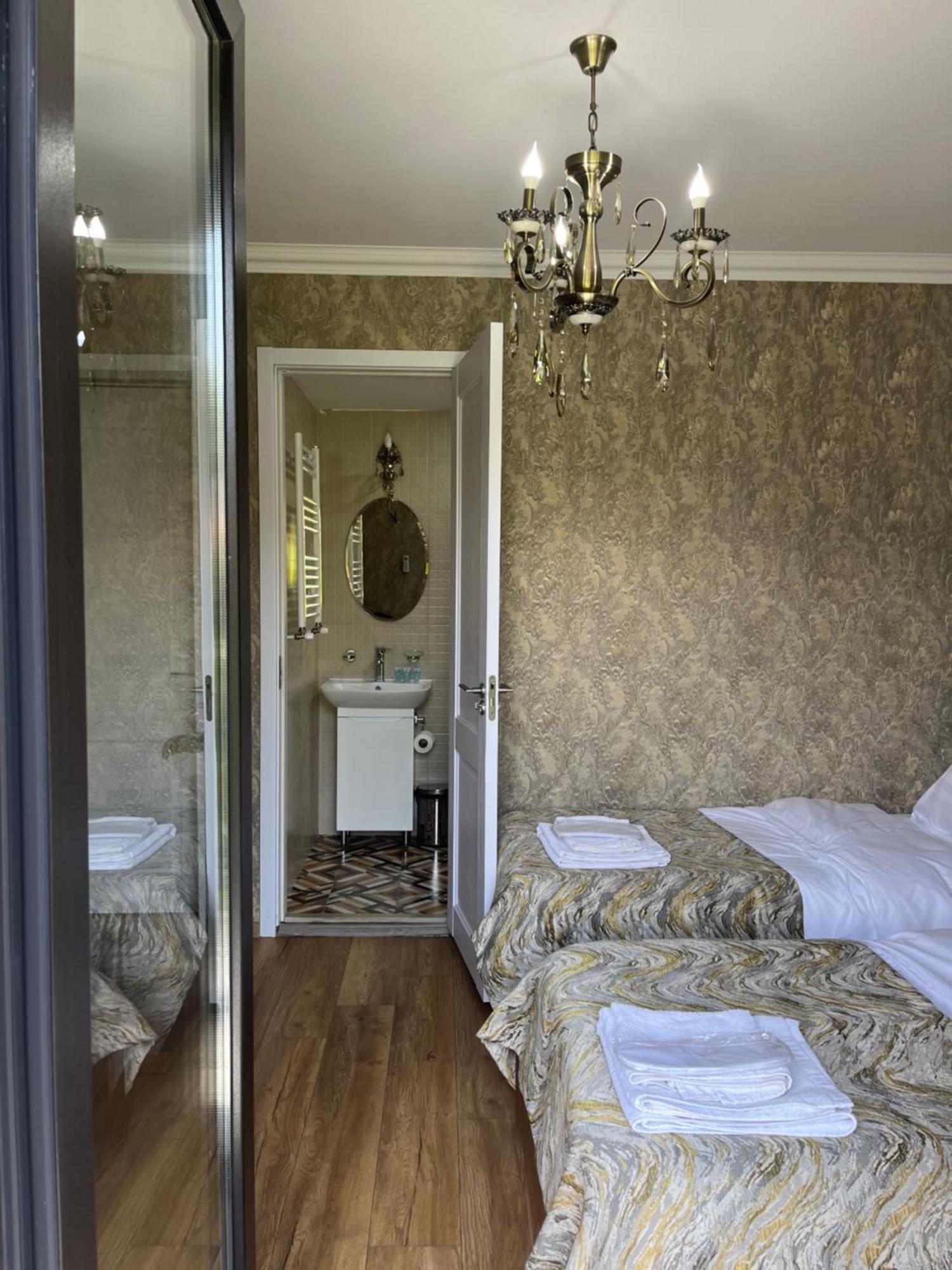 Hotel Sunny Days Боржоми Екстериор снимка